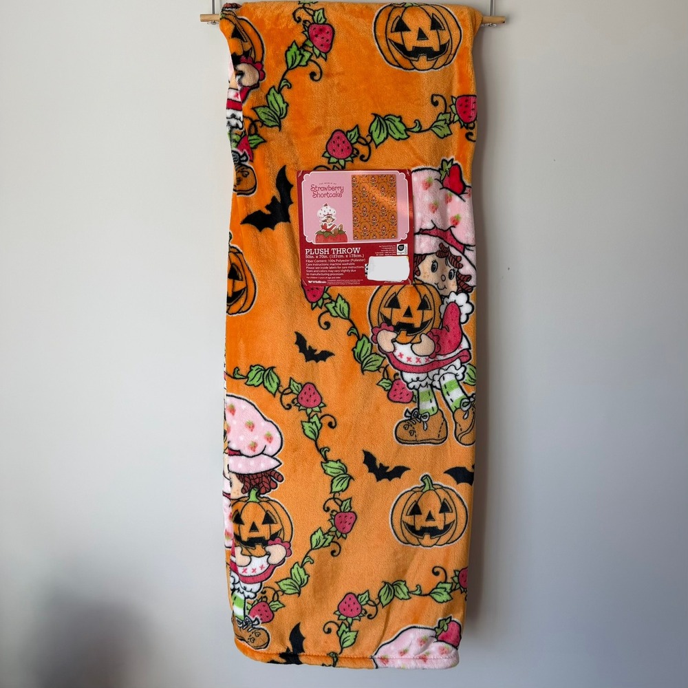 New Strawberry Shortcake 50x70 Halloween Orange Throw Blanket Pumpkin Bats Cute